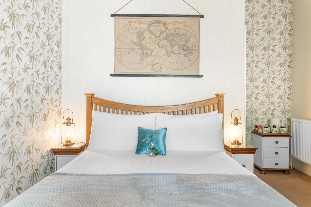 Kings Lodge Торки Екстериор снимка