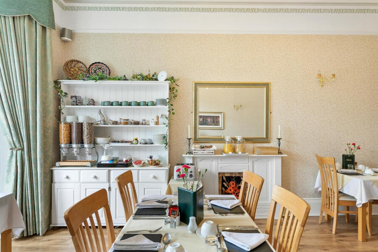 Kings Lodge Торки Екстериор снимка
