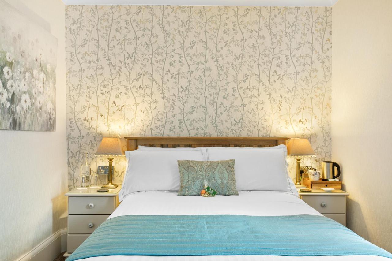 Kings Lodge Торки Екстериор снимка