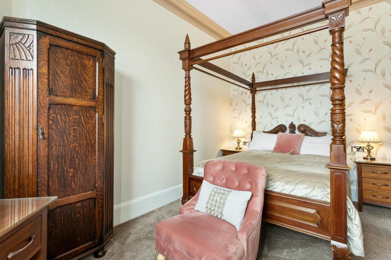 Kings Lodge Торки Екстериор снимка