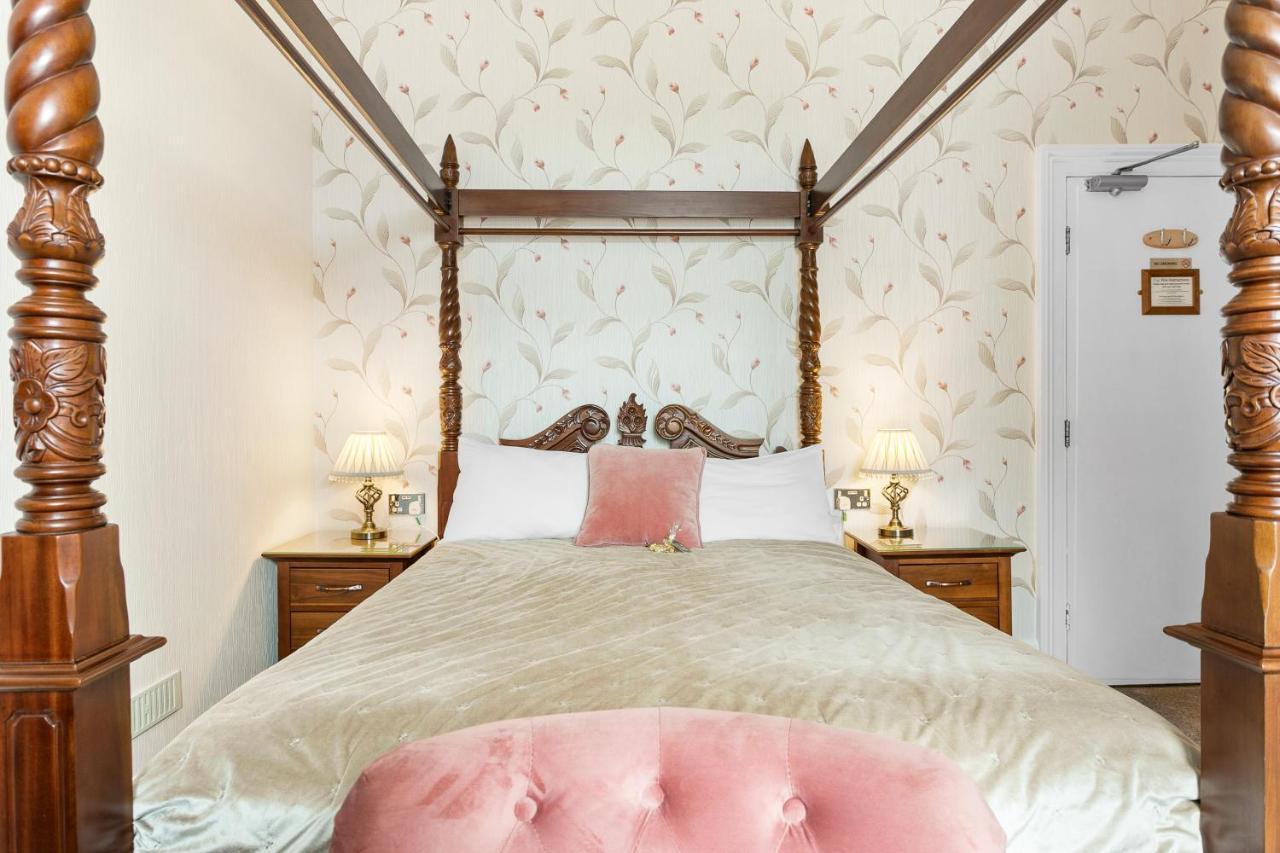 Kings Lodge Торки Екстериор снимка
