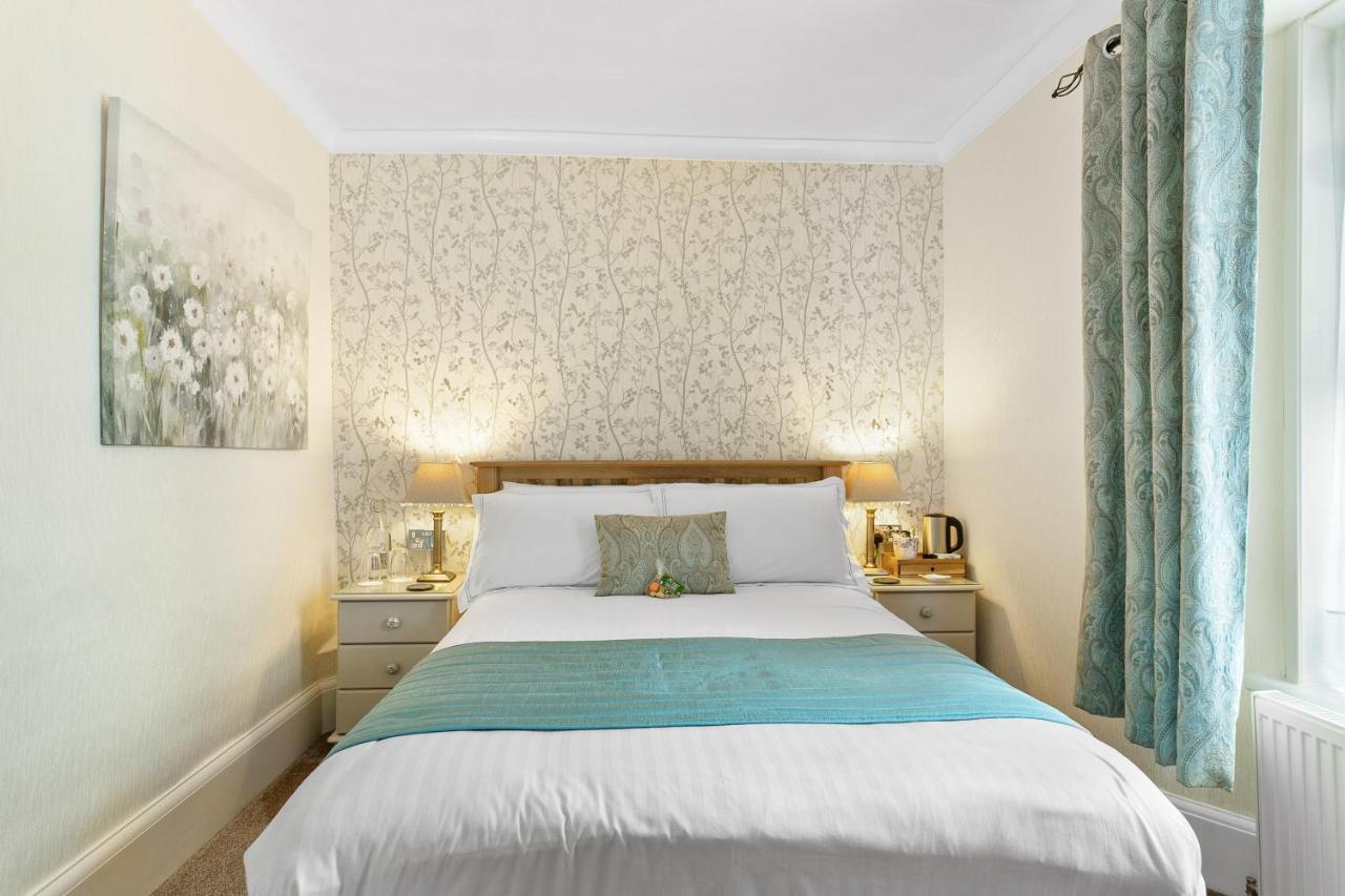 Kings Lodge Торки Екстериор снимка