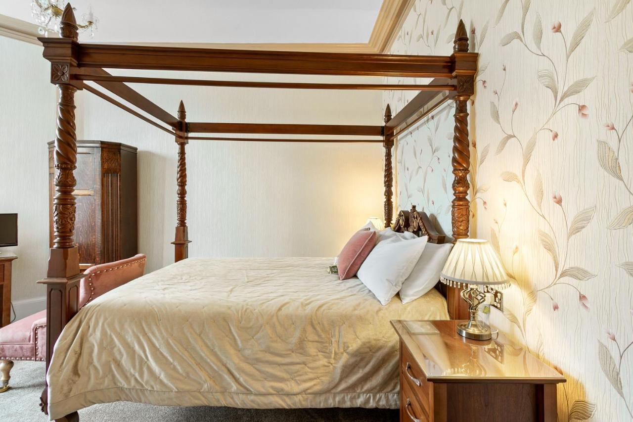 Kings Lodge Торки Екстериор снимка